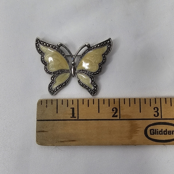 Butterfly Cream Enamel & Marcasite Brooch Pin Silver Tone Costume Jewelry - Picture 3 of 3